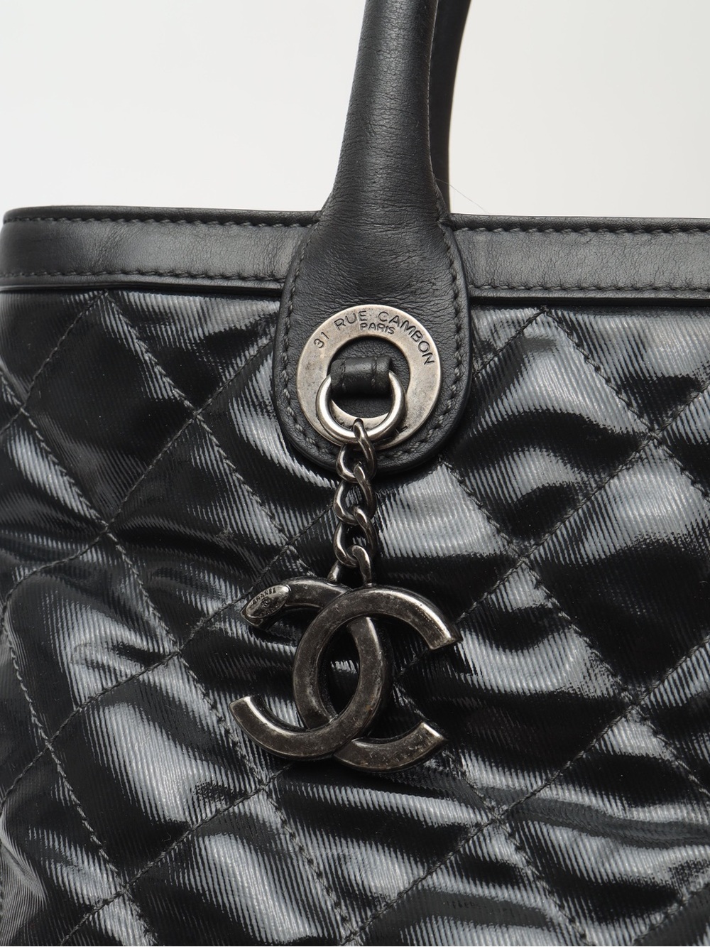 Authentic - Chanel small Cambon black quilted tote bag - Picture 7 of 15